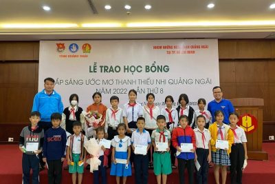 Lễ trao học bổng “Thắp sáng ước mơ thanh thiếu nhi Quảng Ngãi” lần thứ 8